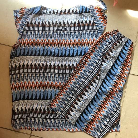Matching Top & Bottom Set - Tribal Print NWOT - Picture 2 of 7